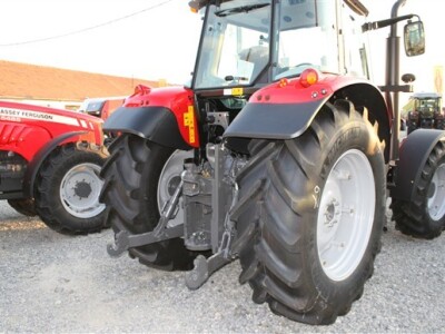 Traktor Massey Ferguson 5400