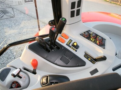 Traktor Massey Ferguson 5400