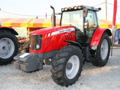 Traktor Massey Ferguson 5400