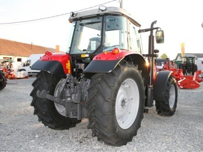 Traktor Massey Ferguson 5400