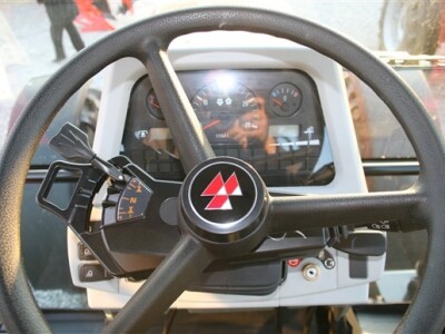 Traktor Massey Ferguson 5400