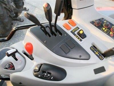 Traktor Massey Ferguson 5400