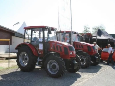 Traktori Farmer