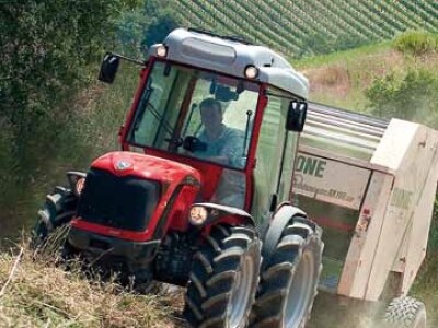 Traktor Antonio Carraro TRG