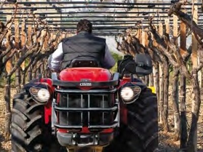 Traktor Antonio Carraro TRH