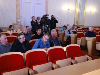 Tribina o ratarskoj proizvodnji u okolnostima šteta od divljači Tribina o ratarskoj proizvodnji u okolnostima šteta od divljači