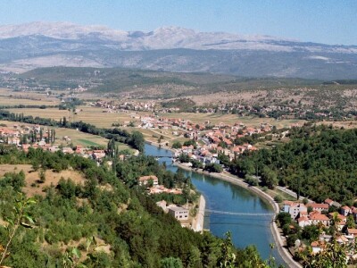 Trilj, živopisni gradić na Cetini... Trilj, živopisni gradić na Cetini...