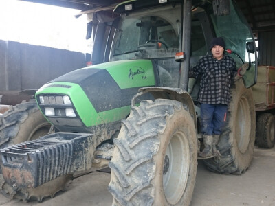 Počeli sa malim traktorom sada imaju tri velika Počeli sa malim traktorom sada imaju tri velika