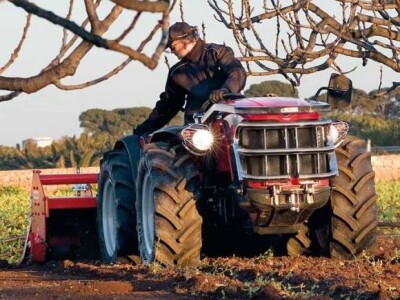 Traktor Antonio Carraro TRX