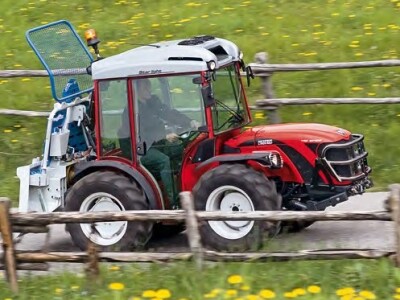 Traktor Antonio Carraro TRX