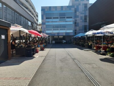 Tržnica u Biogradu na Moru Tržnica u Biogradu na Moru