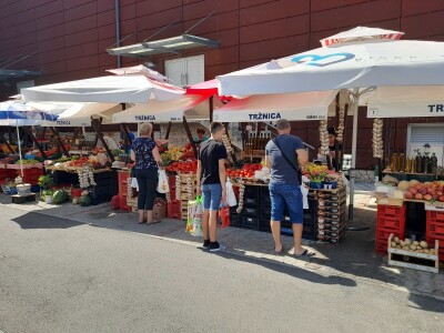 Tržnica u Biogradu na Moru Tržnica u Biogradu na Moru