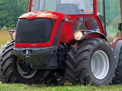 Traktor Antonio Carraro TTR 4400 HST