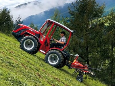 Traktor Antonio Carraro TTR 4400 HST