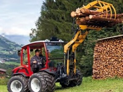 Traktor Antonio Carraro TTR 4400 HST