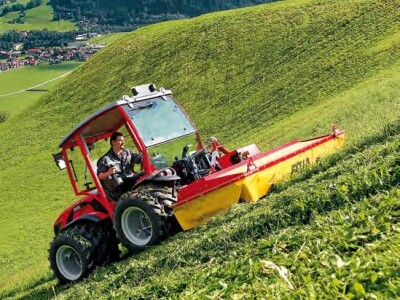 Traktor Antonio Carraro TTR 4400 HST