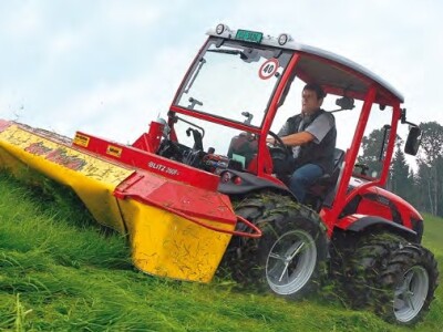 Traktor Antonio Carraro TTR 4400 HST