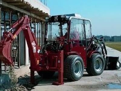 Traktor Antonio Carraro TTR 4400 HST