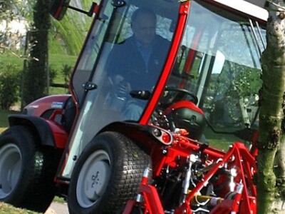 Traktor Antonio Carraro TTR 4400 HST