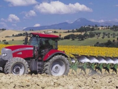 Traktor McCormick TTX