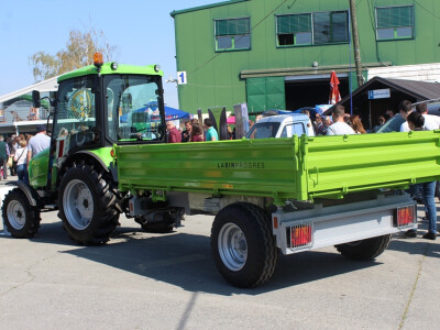 Traktor Tuber 50 s novom kabinom