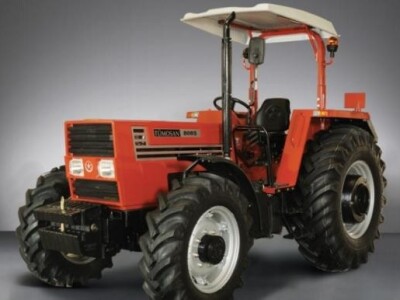 Traktor Tumosan 8000
