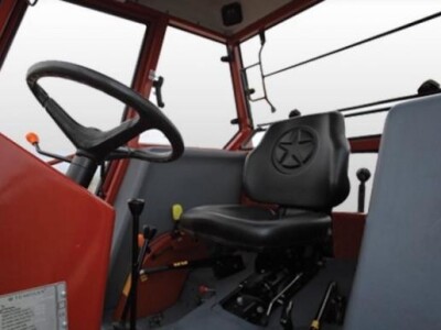 Traktor Tumosan 8000