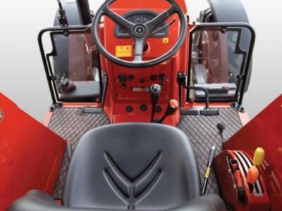 Traktor Tumosan 8000