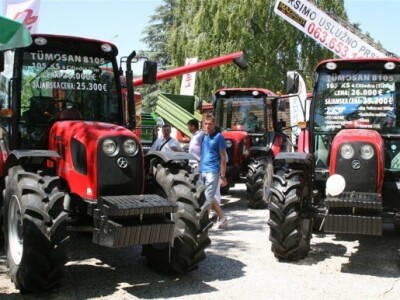 Tumosan 8105 na Novosadskom poljoprivrednom sajmu 2014.