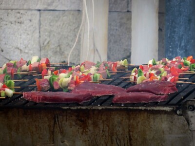 TUNAFEST - filetiranje tune na molu