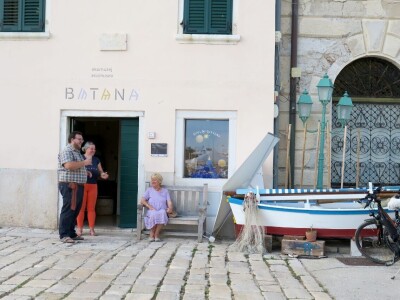 TUNAFEST - filetiranje tune na molu