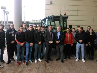 Tvrtka Jerković d.o.o. ustupila FAZOS-u najusvremeniji traktor marke Claas