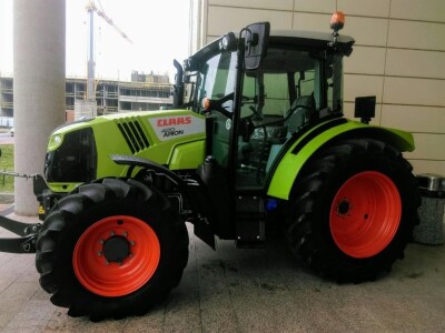 Tvrtka Jerković d.o.o. ustupila FAZOS-u najusvremeniji traktor marke Claas