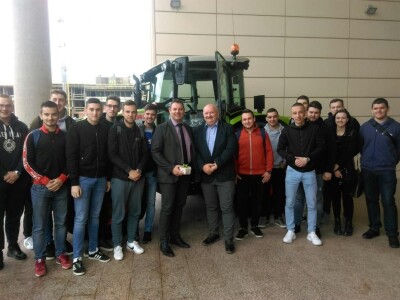 Tvrtka Jerković d.o.o. ustupila FAZOS-u najusvremeniji traktor marke Claas