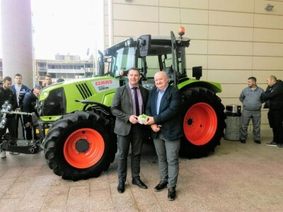 Tvrtka Jerković d.o.o. ustupila FAZOS-u najusvremeniji traktor marke Claas