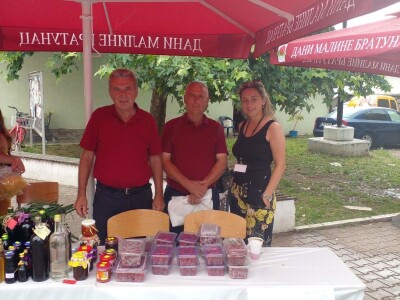 U Bratuncu otvoren sajam "Dani maline" U Bratuncu otvoren sajam "Dani maline"