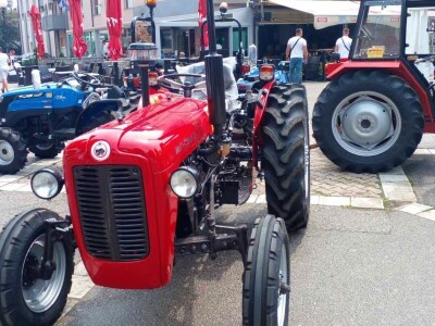 U Bratuncu otvoren sajam "Dani maline" U Bratuncu otvoren sajam "Dani maline"