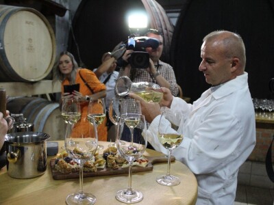 U Erdutu potekla graševina iz najveće bačve