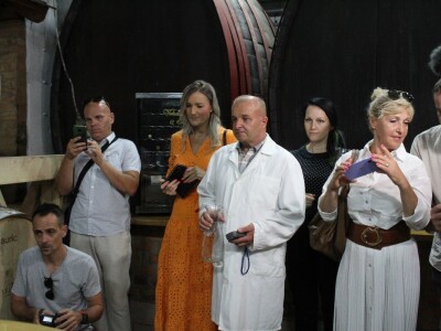 U Erdutu potekla graševina iz najveće bačve U Erdutu potekla graševina iz najveće bačve