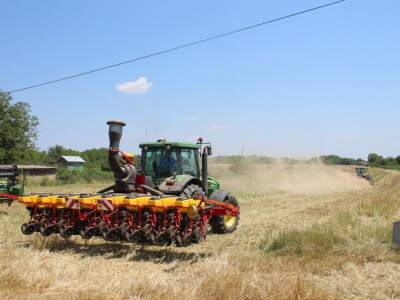U jednom danu i žetva i sjetva na OPG Zorić