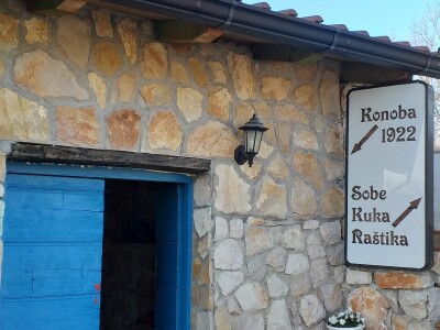 U krajoliku Bogom danom za koze i raštiku svi jedu k'o u matere