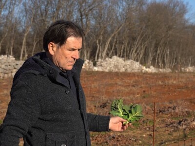 U krajoliku Bogom danom za koze i raštiku svi jedu k'o u matere