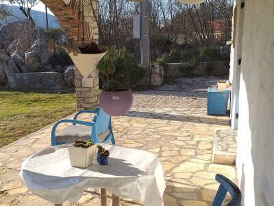 U krajoliku Bogom danom za koze i raštiku svi jedu k'o u matere