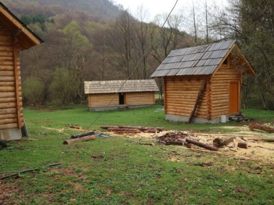 U Lipovcu kraj rijeke Jadar niče etno selo