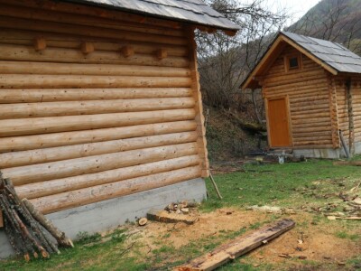 U Lipovcu kraj rijeke Jadar niče etno selo