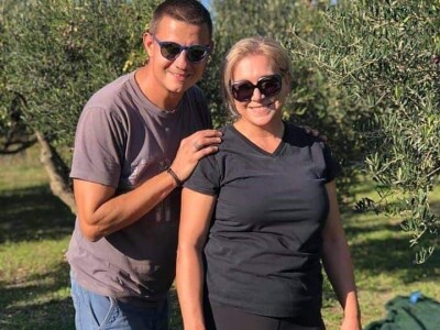 U MASLINIKU OPG URODA: Učenici američke škole iz Zagreba brali malsine u zaleđu Pirovca