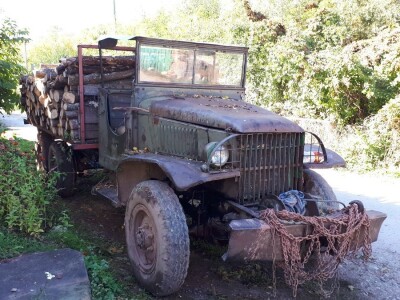 U planinu po drva kamionima starim jedan vek U planinu po drva kamionima starim jedan vek