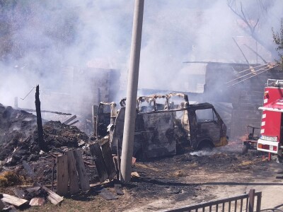 U požaru stradale životinje, štale, mehanizacija U požaru stradale životinje, štale, mehanizacija