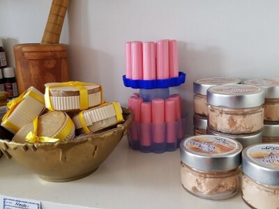 U prirodi je lijek za sve: Kako Gerzići pčelama i biljem liječe razne boljke