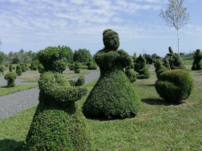 U Sračincu jeotvoren topiary  park